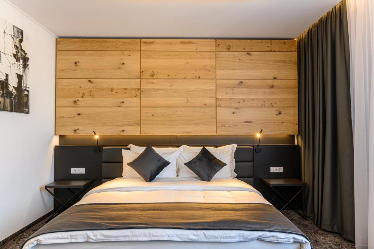 B The Hotel Sfantu Gheorghe  Luaran gambar