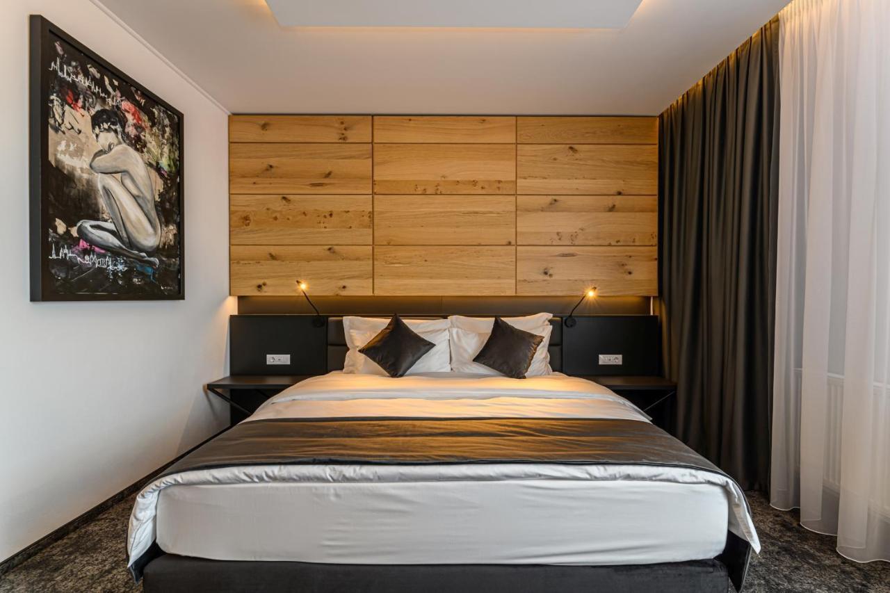 B The Hotel Sfantu Gheorghe  Luaran gambar