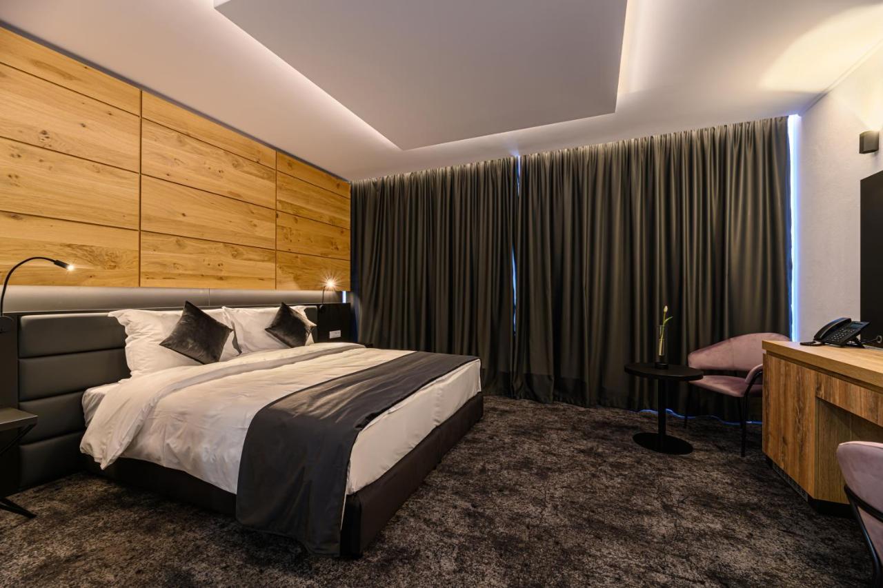 B The Hotel Sfantu Gheorghe  Luaran gambar