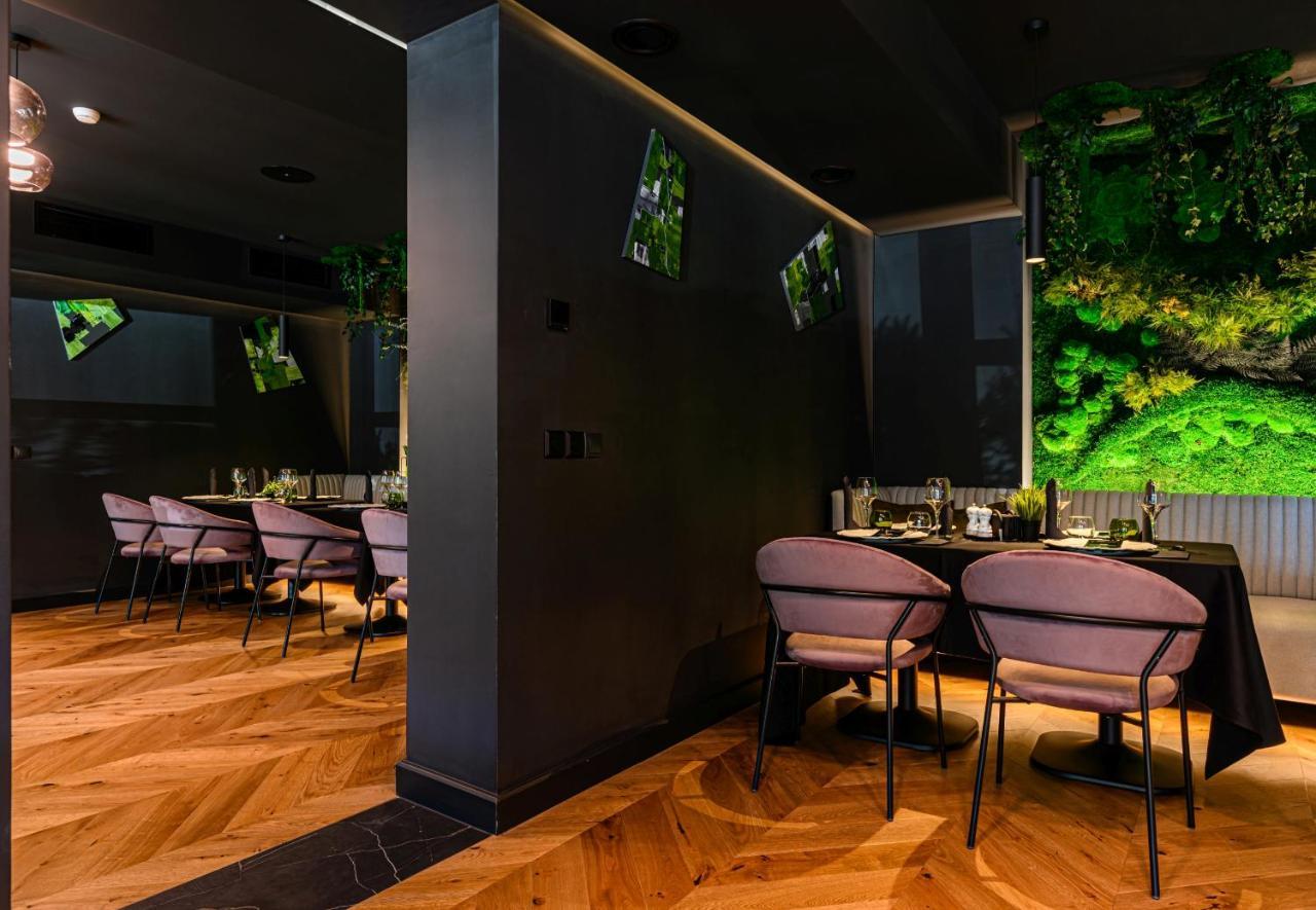 B The Hotel Sfantu Gheorghe  Luaran gambar